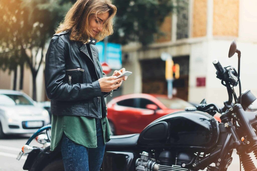 découvrez notre assurance moto kilométrique, une formule sur mesure qui vous permet de ne payer que pour les kilomètres que vous parcourez. idéale pour les motards occasionnels, notre assurance vous offre une protection adaptée à votre usage tout en vous aidant à réaliser des économies significatives.