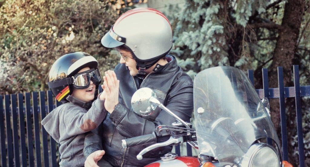 découvrez l'assurance moto essentielle qui vous protège sur la route. profitez d'une couverture complète adaptée à vos besoins tout en bénéficiant de tarifs compétitifs. réassurez-vous avec notre offre conçue pour les passionnés de deux-roues.