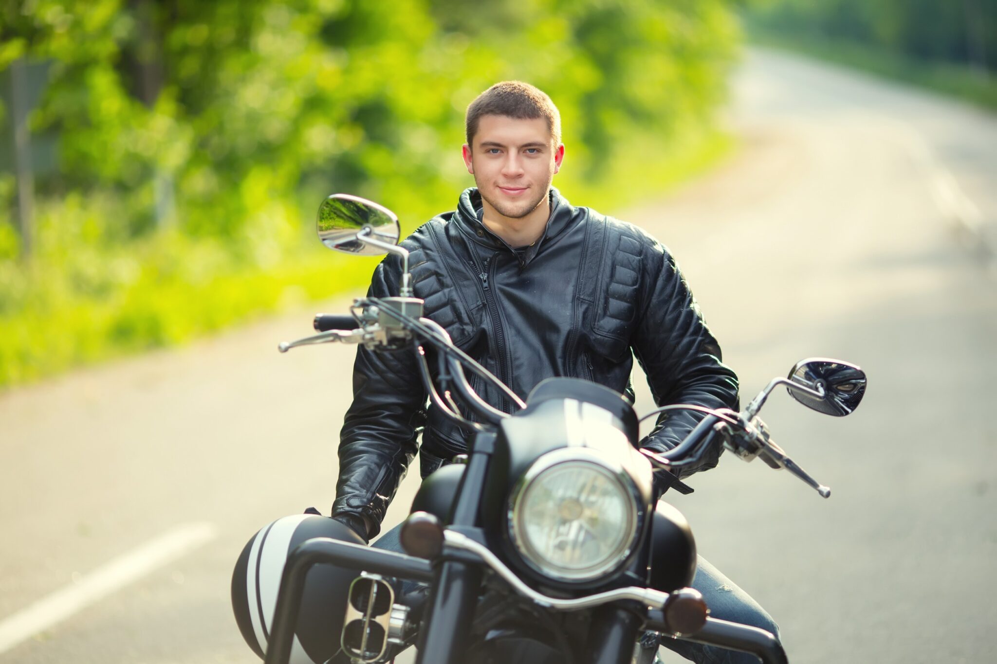 découvrez des solutions d'assurance moto adaptées aux jeunes conducteurs. profitez de tarifs compétitifs et de garanties personnalisées pour une conduite sereine et sécurisée.