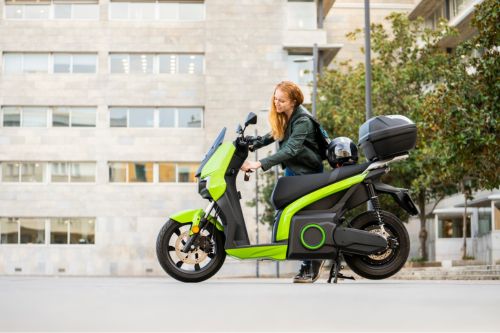 découvrez notre assurance 50cc économique, conçue pour les conducteurs soucieux de leur budget. profitez d'une protection adaptée à votre scooter tout en bénéficiant de garanties essentielles. obtenez un devis en ligne rapide et simple !