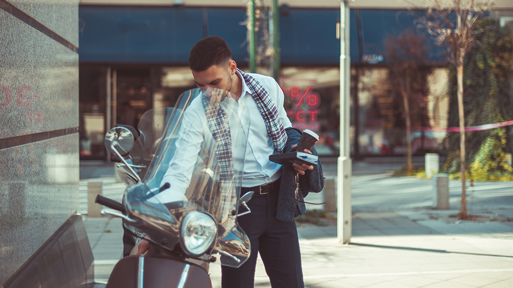 découvrez notre assurance moto spécialement conçue pour les jeunes conducteurs. profitez de tarifs compétitifs, d'une couverture adaptée à vos besoins et d'un accompagnement expert pour rouler en toute sérénité. obtenez votre devis personnalisé dès aujourd'hui !