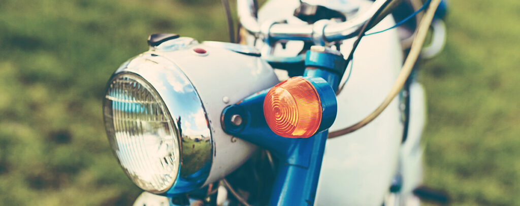 découvrez notre assurance moto vintage adaptée à vos besoins. protégez votre engin classique avec une couverture complète et des tarifs compétitifs. profitez de notre expertise pour rouler en toute sécurité et préserver l'authenticité de votre moto.