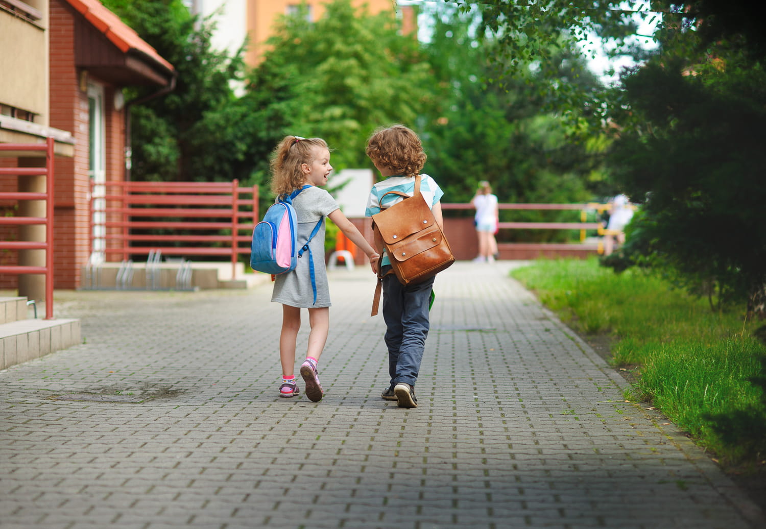 protégez l'avenir de votre enfant avec l'assurance scolaire de société générale. bénéficiez d'une couverture complète pour les accidents, les dommages et les responsabilités civiques à l'école et en dehors. inscrivez-vous dès aujourd'hui pour une tranquillité d'esprit assurée.