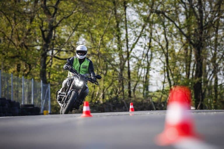 découvrez comment financer votre permis moto grâce au compte personnel de formation (cpf). profitez d'une formation adaptée à vos besoins et maîtrisez la conduite d'une moto en toute sécurité.