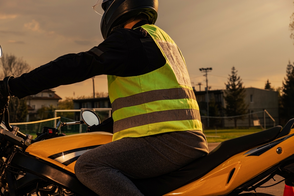 découvrez nos offres d'assurance moto spécialement conçues pour les jeunes conducteurs. profitez d'une couverture adaptée à votre budget et des conseils d'experts pour rouler en toute sérénité.