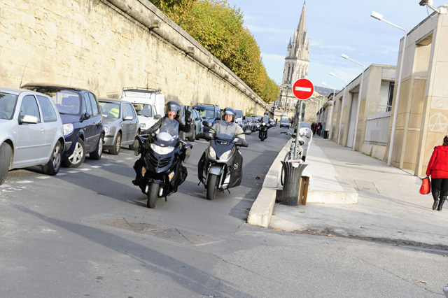 obtenez rapidement des devis de mutuelle spécialement conçus pour les motards. comparez les offres et choisissez la couverture qui correspond à vos besoins pour rouler en toute sérénité.