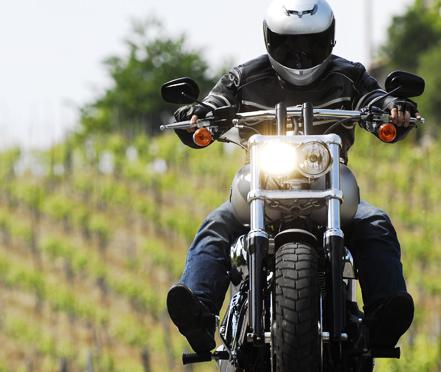 découvrez des solutions d'assurance moto spécialement conçues pour les jeunes conducteurs. profitez de tarifs adaptés et d'une couverture complète pour rouler en toute sérénité.