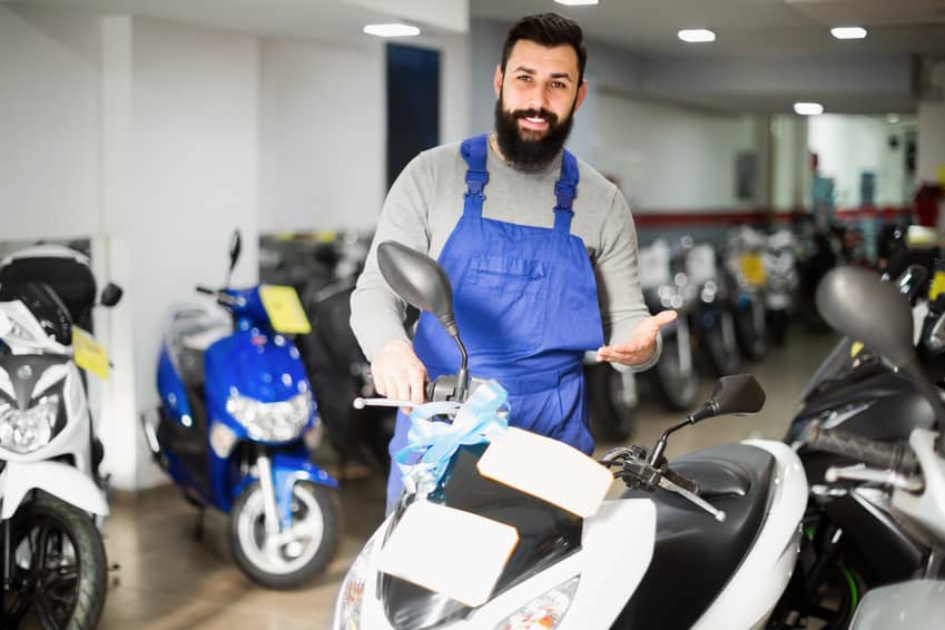 découvrez amv scooter, votre partenaire de confiance pour l'assurance de votre scooter. profitez de nos offres adaptées, de notre expertise et d'un service client réactif pour rouler en toute sérénité.