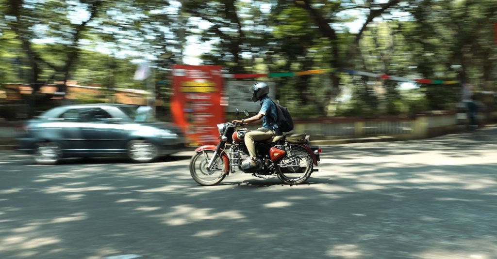 découvrez l'assurance moto spécialement conçue pour les jeunes conducteurs. profitez de garanties adaptées à votre profil, d'un tarif compétitif et de conseils d'experts pour rouler sereinement. assurez votre sécurité et celle de votre deux-roues avec une couverture de qualité.