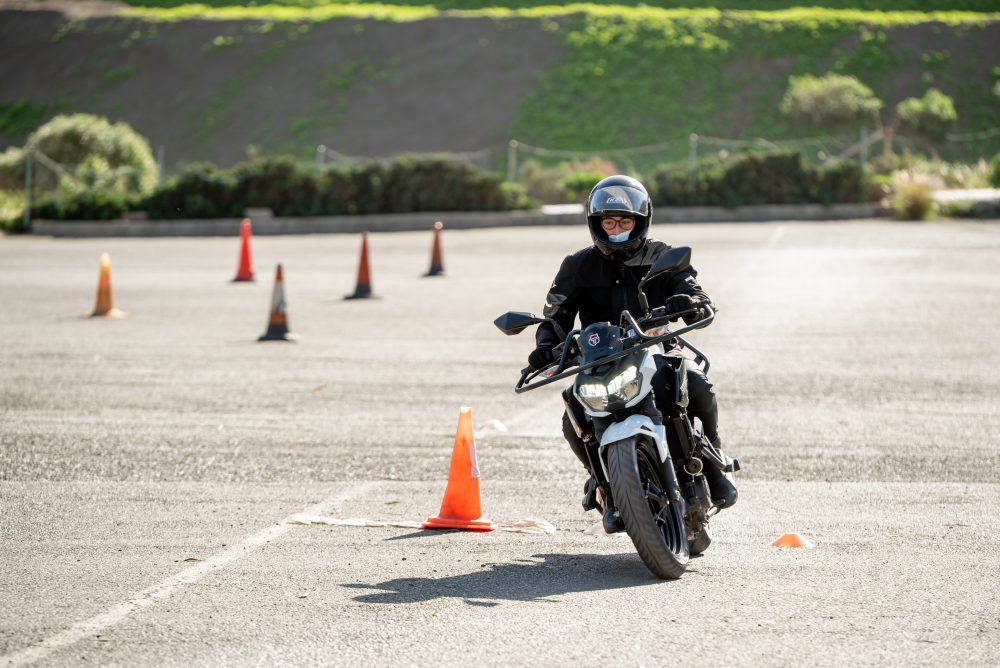 découvrez la moto a2 2020, un modèle alliant performance, sécurité et design moderne. idéale pour les jeunes permis, elle offre une conduite agréable et adaptée à tous les terrains. explorez ses caractéristiques techniques et plongez dans l'univers de la moto avec a2 2020 !