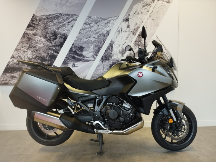 découvrez nos solutions d'assurance moto à bordeaux adaptées à vos besoins. bénéficiez d'offres compétitives et d'une couverture complète pour rouler en toute tranquillité dans la gironde.
