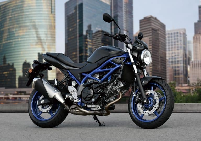 découvrez les règles essentielles pour obtenir votre permis moto en 2021. informez-vous sur les conditions, les épreuves et les démarches à suivre pour réussir votre examen et rouler en toute sécurité sur les routes.