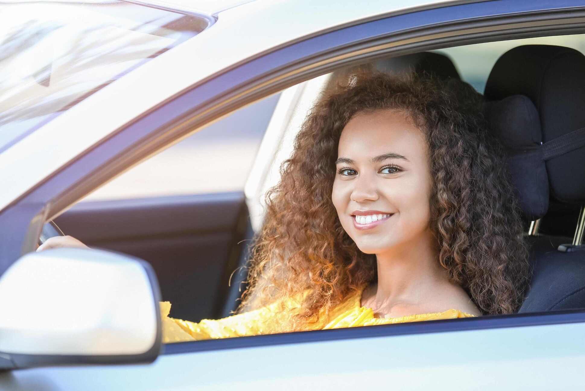 découvrez nos offres d'assurance spécialement conçues pour les jeunes conducteurs. profitez de tarifs avantageux et d'une couverture adaptée à vos besoins pour conduire en toute sérénité. faites le choix de la sécurité et de la tranquillité d'esprit sur la route !