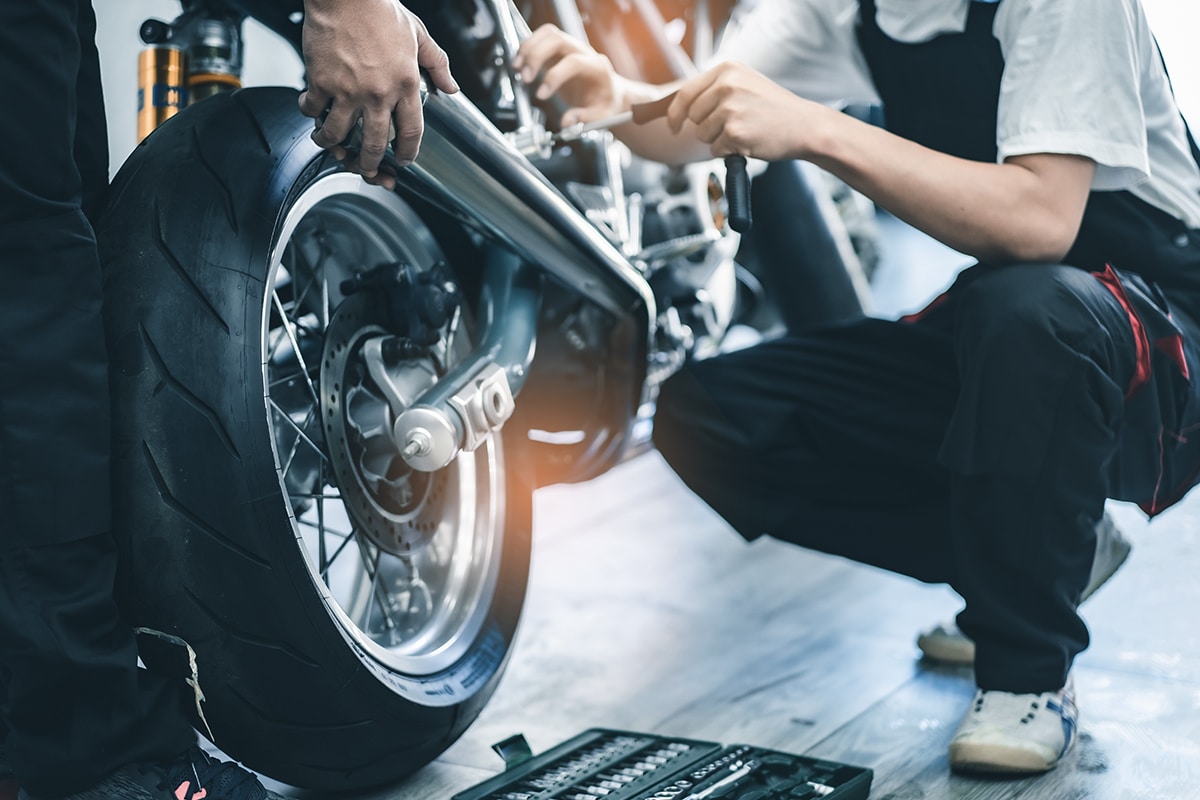 découvrez l'importance du contrôle technique pour les motos et comment cela impacte vos options d'assurance. assurez votre sécurité et celle des autres tout en respectant la réglementation. informez-vous sur les points clés à vérifier et les bénéfices d'un entretien régulier de votre véhicule deux-roues.