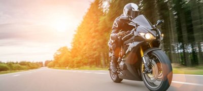 découvrez notre assurance moto valeur à neuf, qui garantit le remboursement de votre deux-roues à son prix d'achat en cas de sinistre. protégez votre investissement et profitez de la tranquillité d'esprit sur la route. obtenez un devis personnalisé dès aujourd'hui !