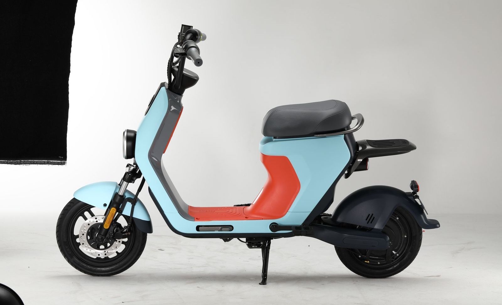 découvrez notre sélection des meilleurs véhicules 2 roues, alliant performance, confort et style. que vous soyez à la recherche d'une moto, d'un scooter ou d'une bicyclette, trouvez le modèle qui répond à vos besoins et profitez de sensations uniques sur la route.