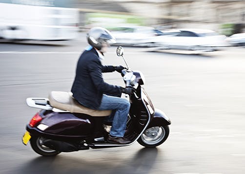 découvrez notre outil de simulation d'assurance pour scooter 50. comparez les offres des assureurs pour trouver la couverture idéale, adaptée à vos besoins et à votre budget. économisez et circulez en toute sérénité !