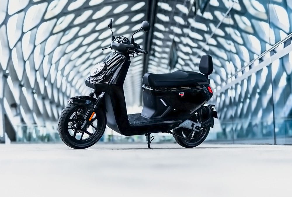 découvrez notre guide complet pour comparer les devis d'assurance scooter. trouvez l'offre qui convient le mieux à vos besoins, comparez les tarifs et les garanties pour assurer votre scooter en toute sérénité.